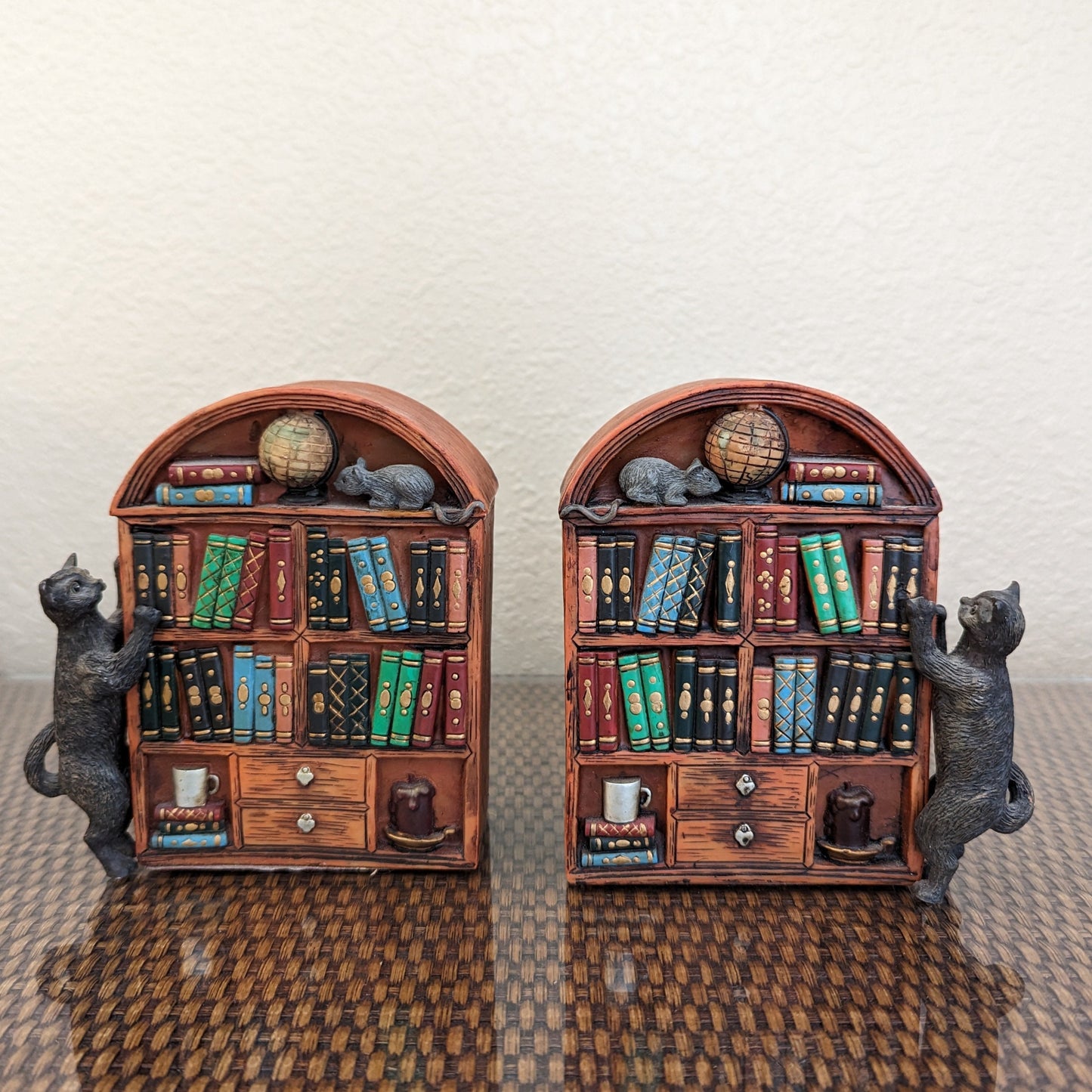 Curious Cat Bookends