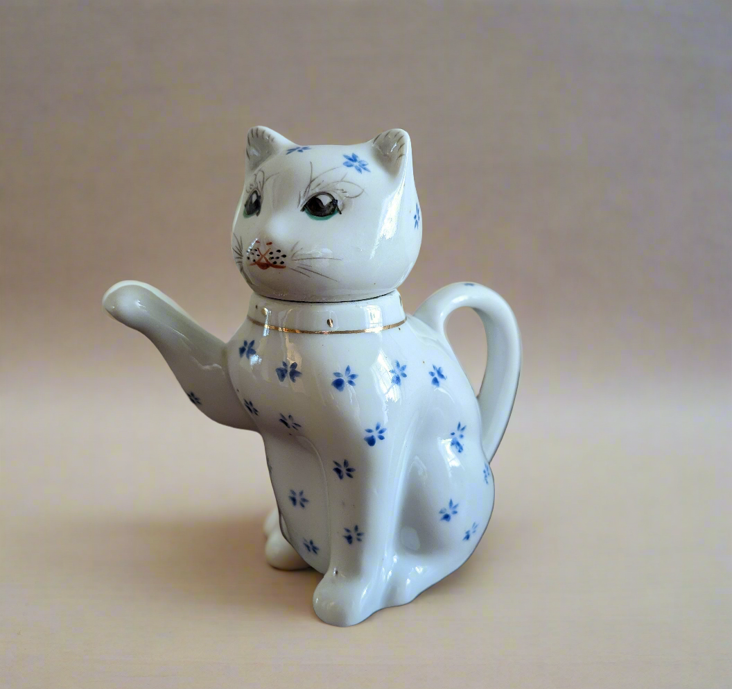 Blue Flower Cat Teapot